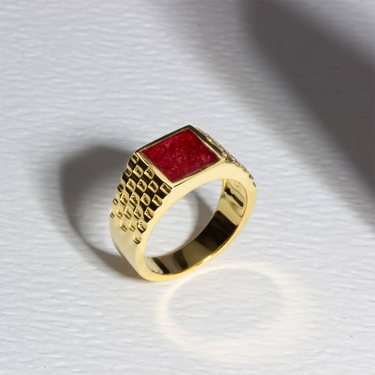 Chequed Square Signet Ashes Resin Ring - Gold