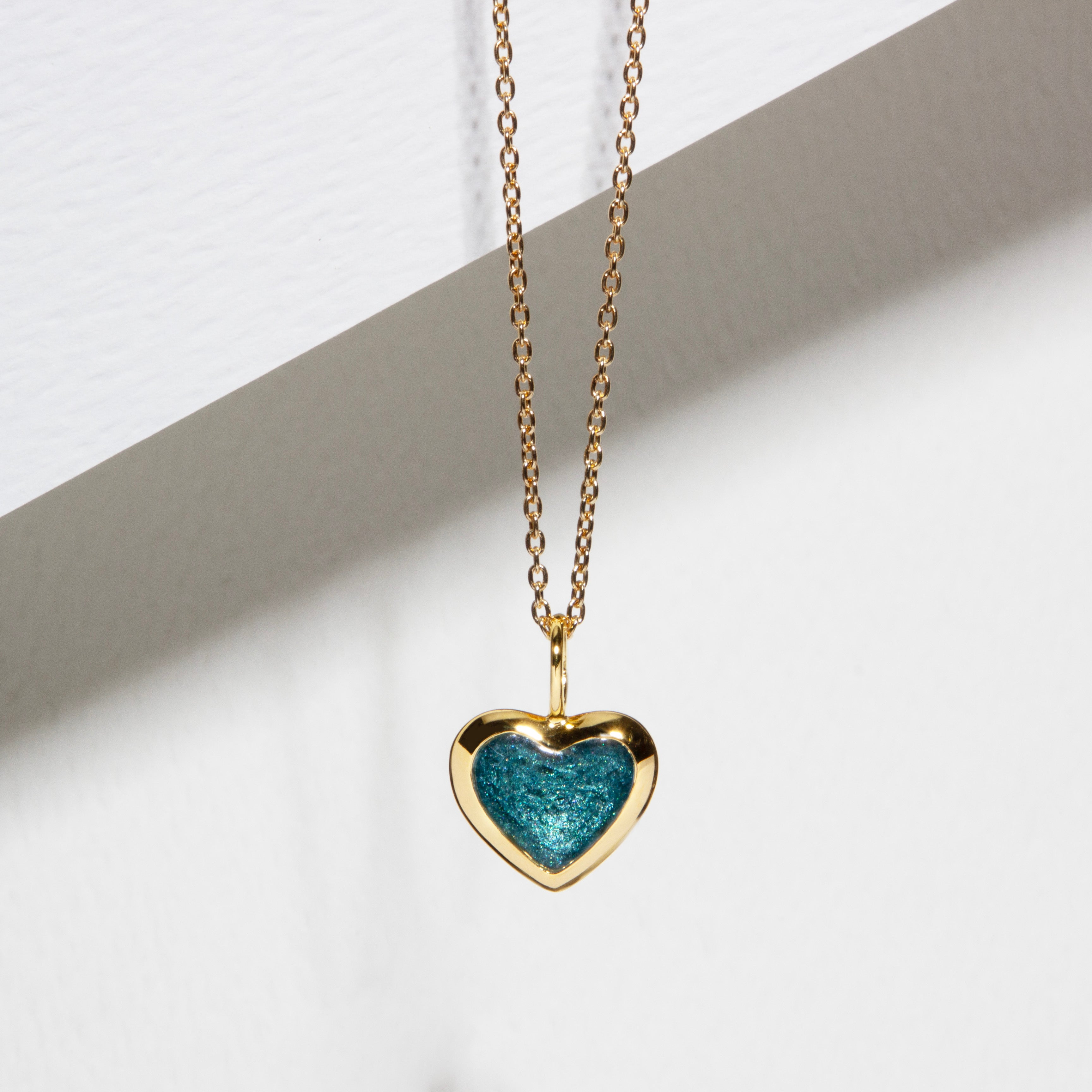 Rounded Heart Ashes Resin Pendant - Gold