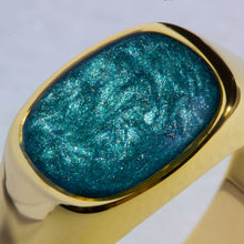 Load image into Gallery viewer, Rounded Rectangular Signet Ashes Resin Ring - Gold
