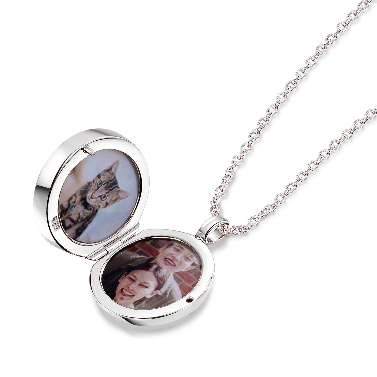 Diamond Round Engraved Locket – Silver