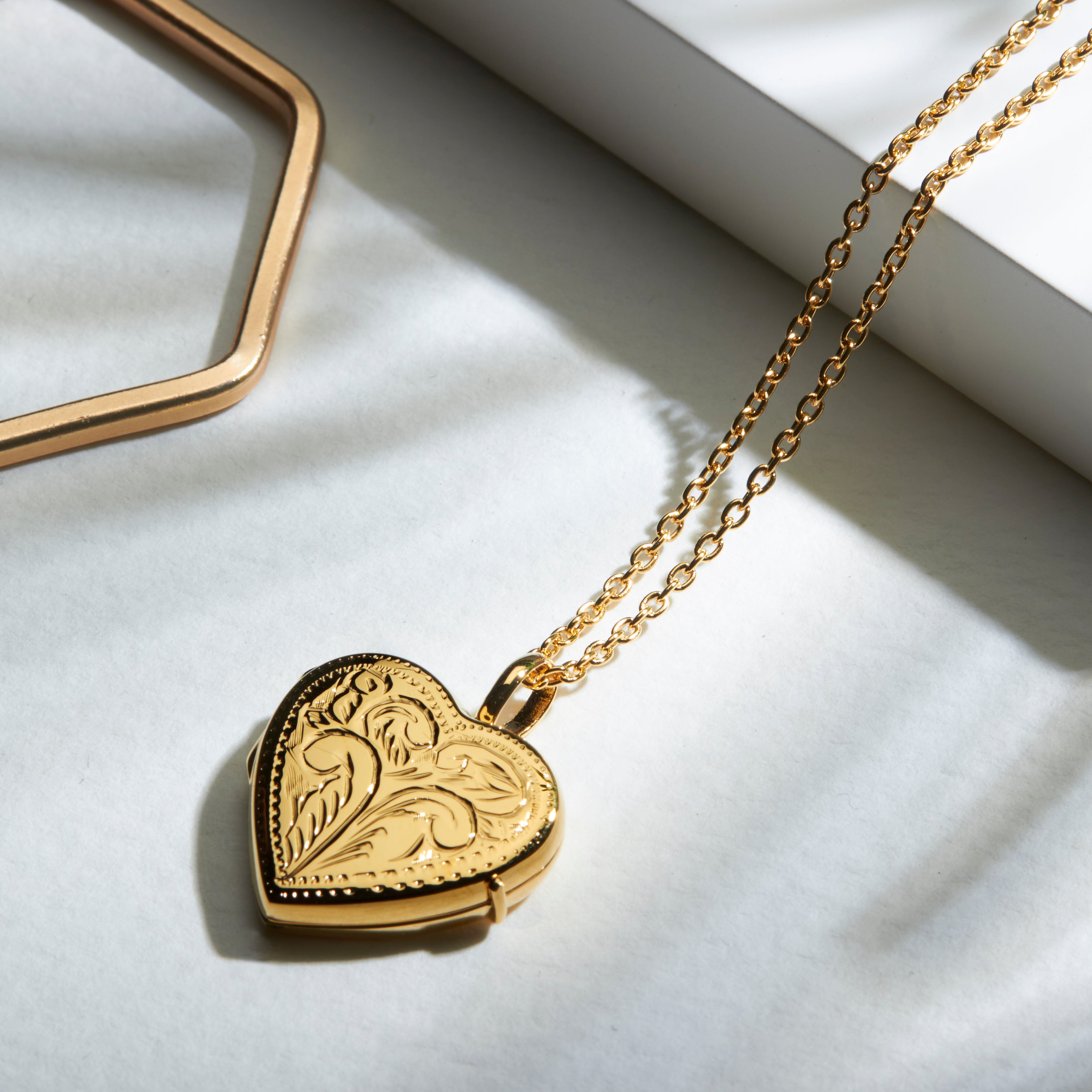 Full Scroll Heart Engraved Locket – Gold